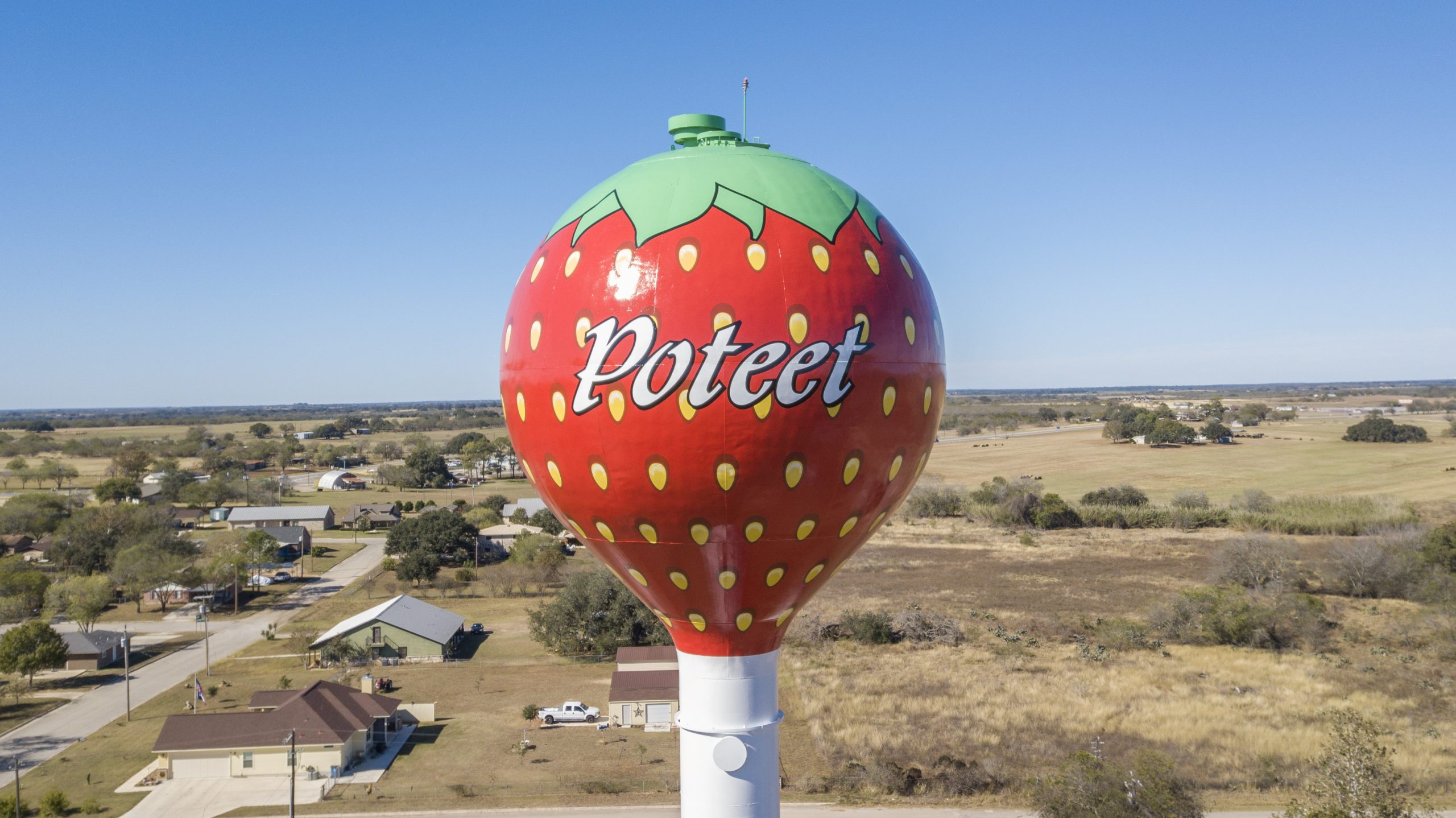 Poteet, TX water tower painted.